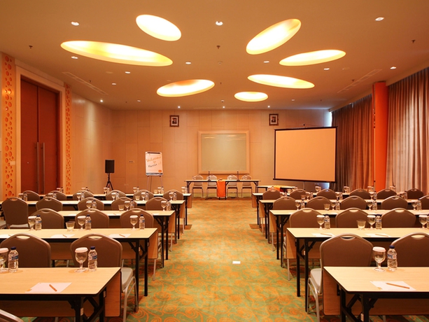 Imagen de los interiores del Hotel Harris Sentul City - Bogor. Foto 12