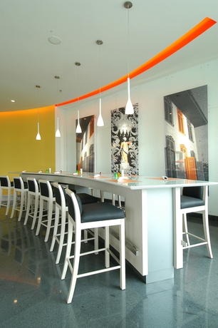 Imagen del bar/restaurante del Hotel Harris Tebet Jakarta. Foto 3
