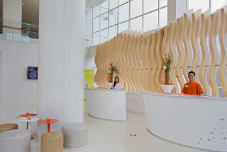 Imagen de los interiores del Hotel Harris and Conventions Ciumbuleuit - Bandung. Foto 22