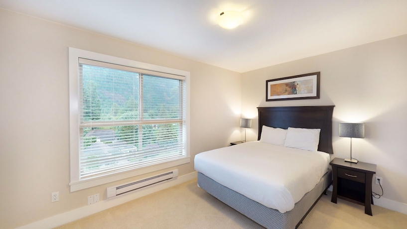 Imagen de la habitación del Hotel Harrison Lake View Suites. Foto 3