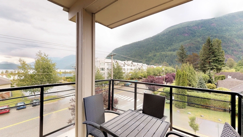 Imagen de la habitación del Hotel Harrison Lake View Suites. Foto 13