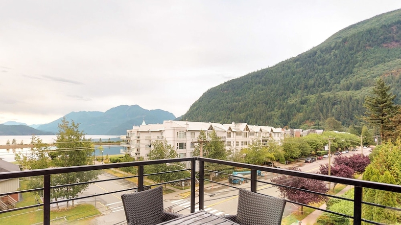 Imagen de la habitación del Hotel Harrison Lake View Suites. Foto 14