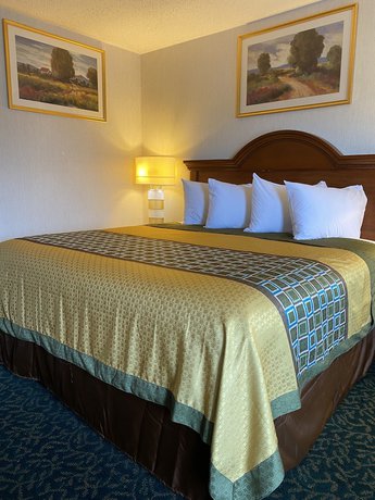 Imagen de la habitación del Hotel Harrisonville Inn And Suites. Foto 2