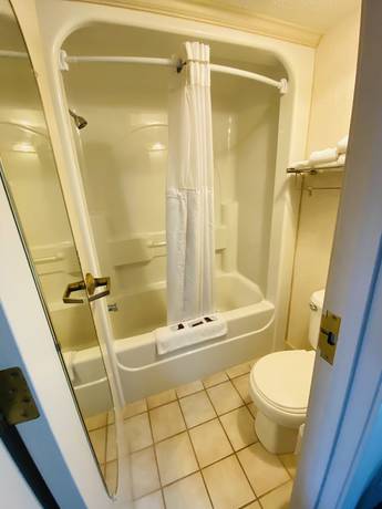 Imagen de la habitación del Hotel Harrisonville Inn And Suites. Foto 8