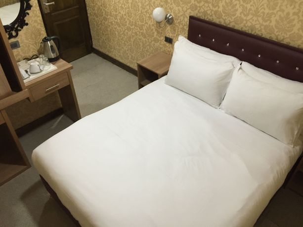 Imagen de la habitación del Hotel Harrys Suite. Foto 11