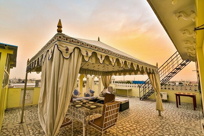 Imagen del bar/restaurante del Hotel Harsoli Haveli By Rivaa. Foto 6