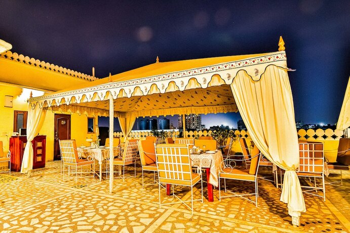 Imagen del bar/restaurante del Hotel Harsoli Haveli By Rivaa. Foto 7