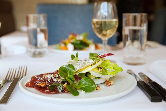 Imagen del bar/restaurante del Hotel Hart\'s. Foto 2