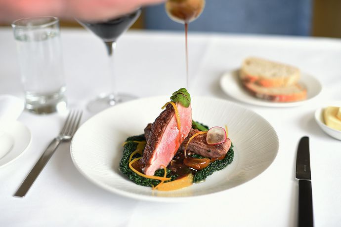 Imagen del bar/restaurante del Hotel Hart\'s. Foto 3