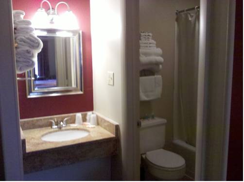 Imagen de la habitación del Hotel Harvest Drive Family Inn. Foto 13