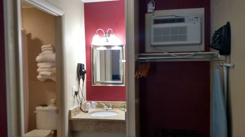 Imagen de la habitación del Hotel Harvest Drive Family Inn. Foto 16