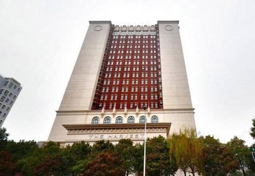 Imagen de los exteriores del Hotel Harvest International. Foto 10