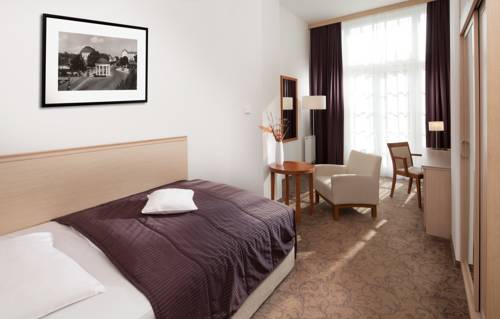 Imagen de la habitación del Hotel Harvey Spa. Foto 7