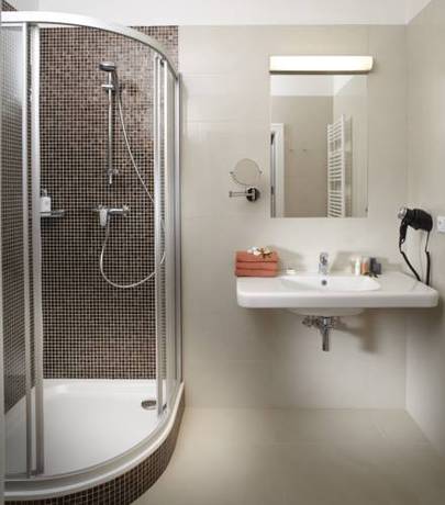 Imagen de la habitación del Hotel Harvey Spa. Foto 15