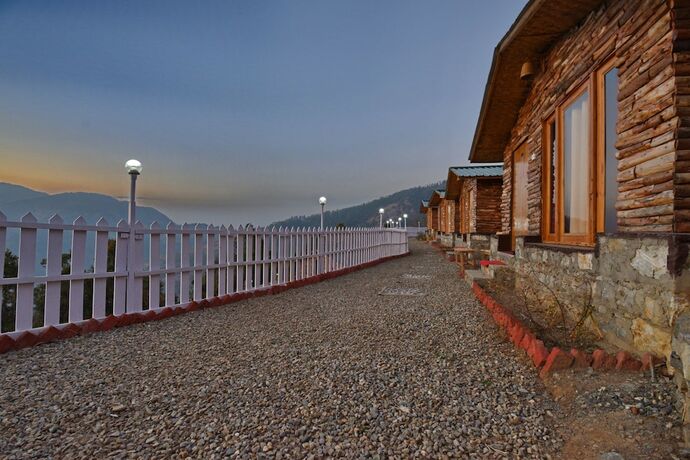Imagen general del Hotel Haryal 360 Frozen Woods Resorts. Foto 8