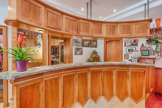 Imagen de los interiores del Hotel Hasenmayer. Foto 9
