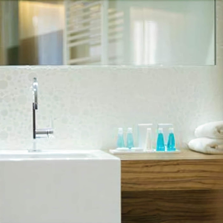 Imagen de la habitación del Hotel Hashotel. Foto 7