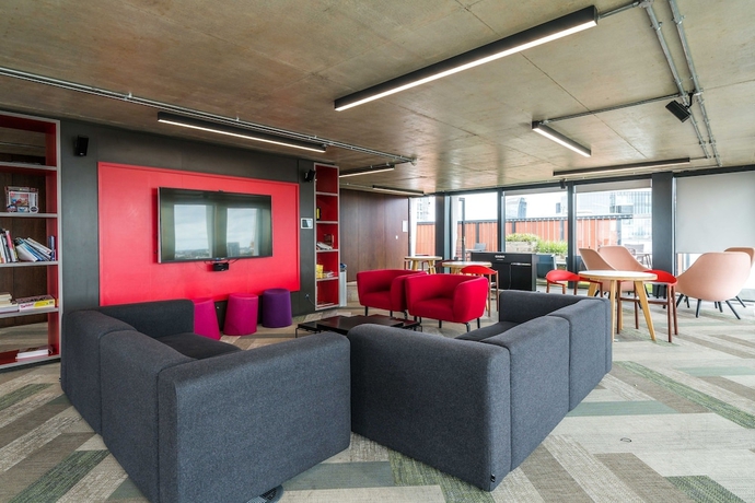 Imagen de los interiores del Hotel Hashtag Aldgate Campus Accommodation. Foto 17