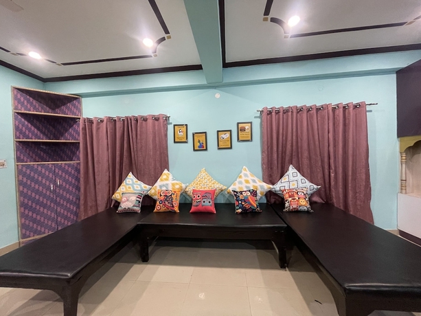 Imagen de la habitación del Hotel Hashtag Traveler\'s Ayodhya. Foto 7