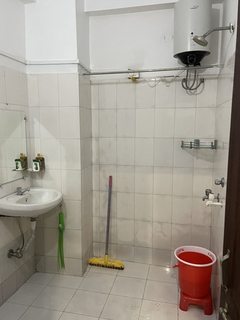 Imagen de la habitación del Hotel Hashtag Traveler\'s Ayodhya. Foto 12