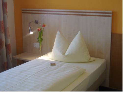 Imagen de la habitación del Hotel Hasi's. Foto 3