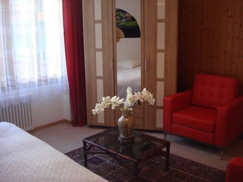 Imagen de la habitación del Hotel Hasli. Foto 14