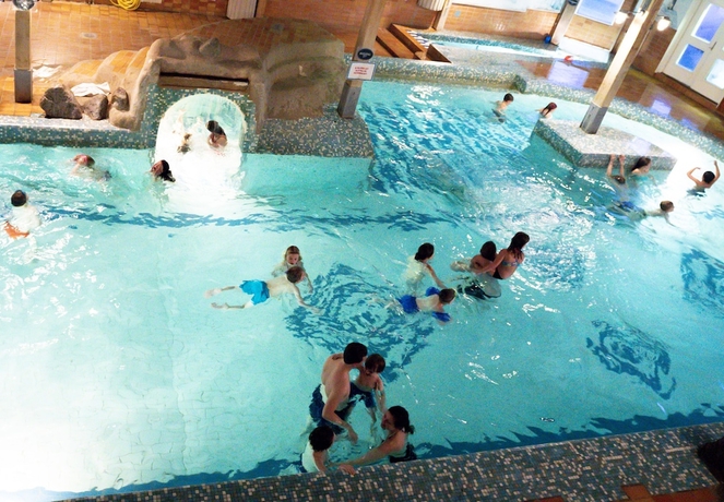 Imagen de la piscina del Hotel Hassela Ski Resort. Foto 14