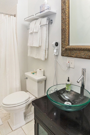 Imagen de la habitación del Hotel Hassinger Daniels Guest House. Foto 13