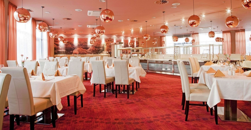 Imagen del bar/restaurante del Hotel Haston City. Foto 4