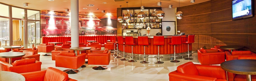 Imagen del bar/restaurante del Hotel Haston City. Foto 5