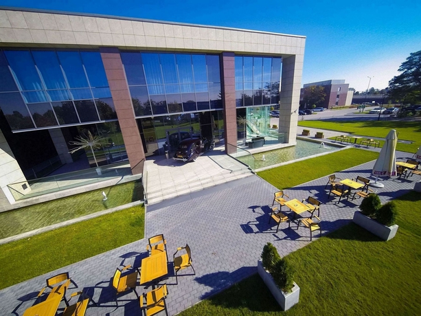 Imagen de los exteriores del Hotel Haston City. Foto 12