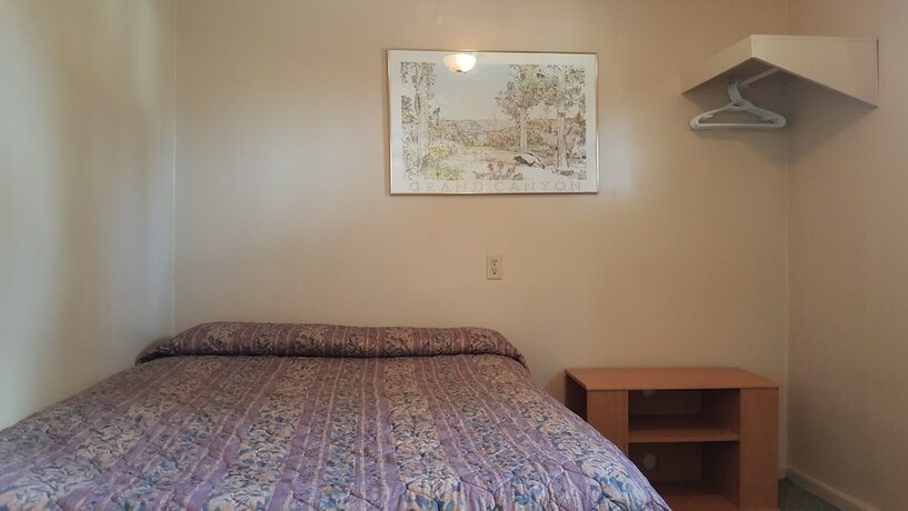 Imagen de la habitación del Hotel Hat Motel. Foto 17