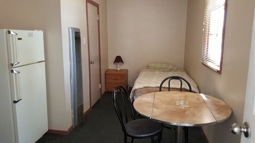 Imagen de la habitación del Hotel Hat Motel. Foto 19