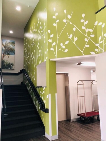 Imagen de los interiores del Hotel Hathaway Inn. Foto 12