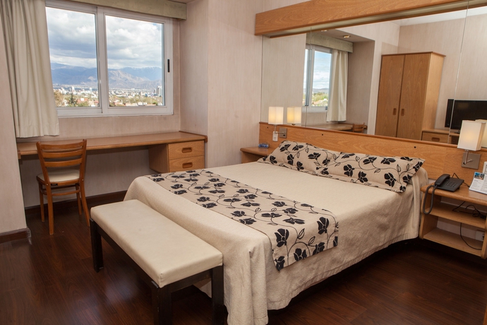 Imagen de la habitación del Hotel Hathor Hotels Mendoza. Foto 8