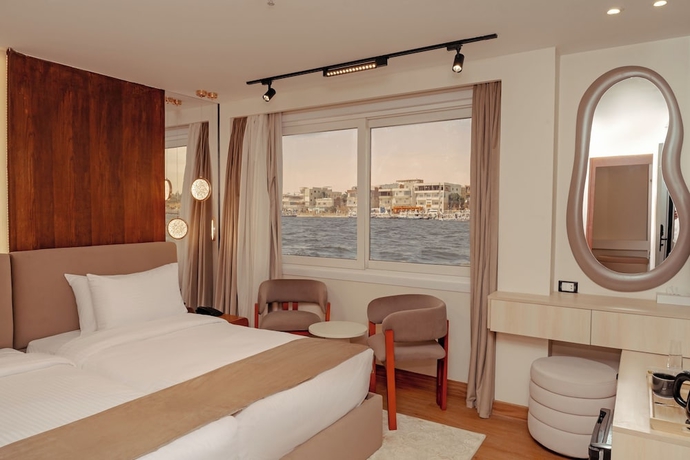 Imagen de la habitación del Hotel Hathor Ultra Luxury Dahabiya Cruise - Wednesday from Aswan 3 Nights. Foto 12