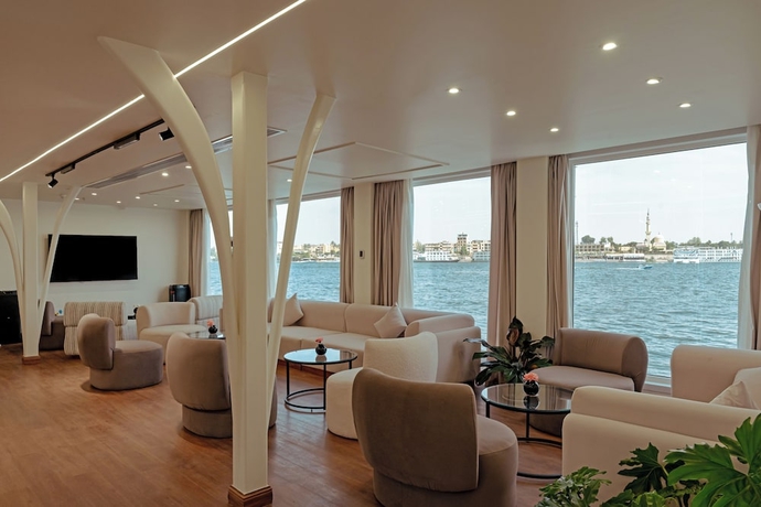 Imagen del bar/restaurante del Hotel Hathor Ultra Luxury Dahabiya Cruise - Wednesday from Aswan 3 Nights. Foto 4