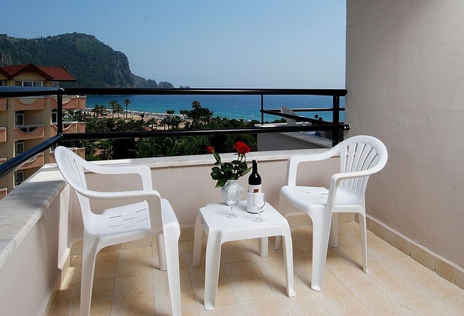 Imagen de la habitación del Hotel Hatipoglu Beach. Foto 5