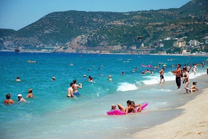 Imagen de los exteriores del Hotel Hatipoglu Beach. Foto 12