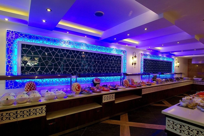 Imagen del bar/restaurante del Hotel Hatipoglu Beach. Foto 3