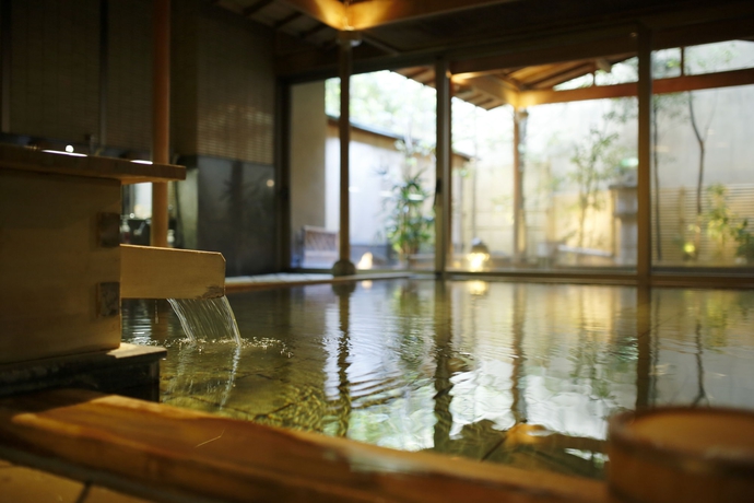 Imagen de la piscina del Hotel Hatori. Foto 16