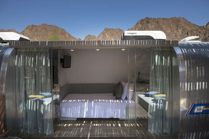Imagen de la habitación del Hotel Hatta Sedr Trailers Resort. Foto 17