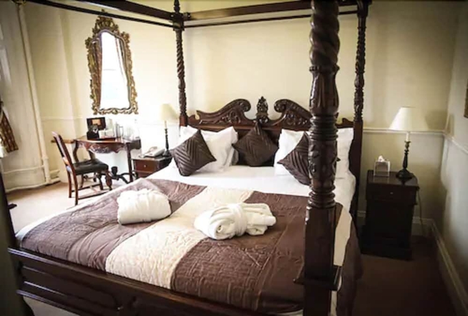 Imagen de la habitación del Hotel Hatton Court. Foto 16