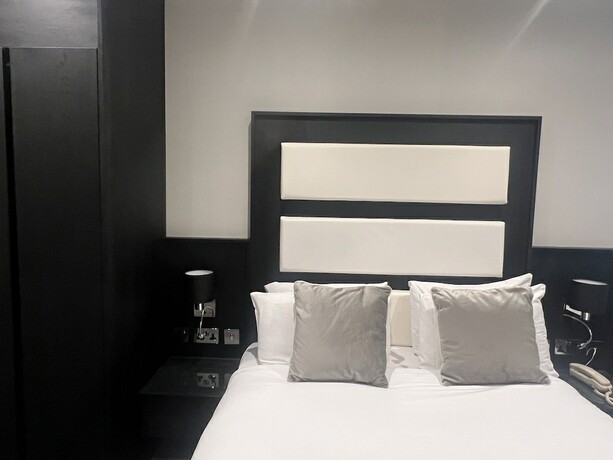 Imagen de la habitación del Hotel Hatton Garden. Foto 16