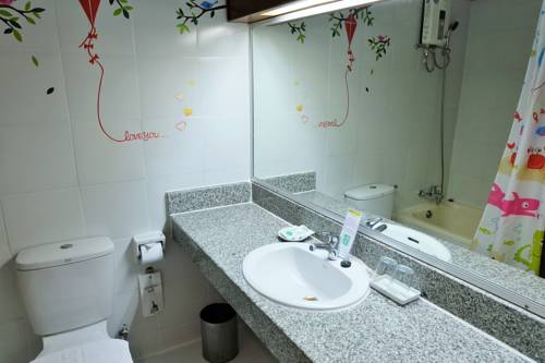 Imagen de la habitación del Hotel Hatyai Greenview. Foto 12