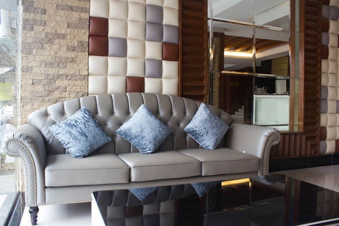 Imagen de los interiores del Hotel Hatyai Holiday. Foto 19