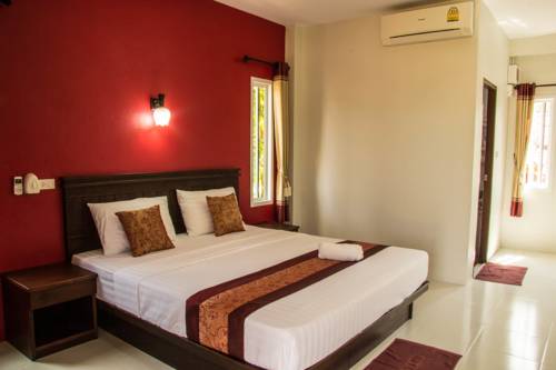 Imagen de la habitación del Hotel Hatzanda Lanta Resort. Foto 11