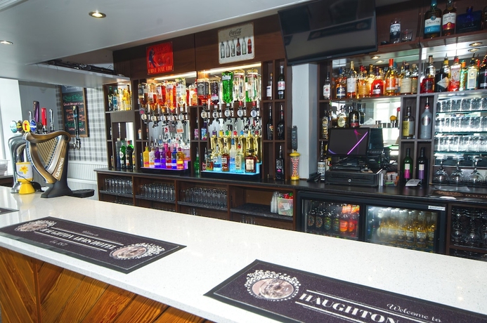 Imagen del bar/restaurante del Hotel Haughton Arms. Foto 8