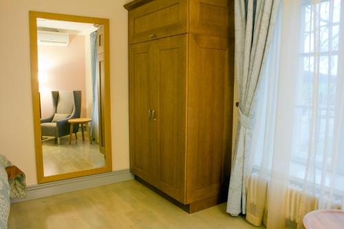 Imagen de la habitación del Hotel H&auml;meenkyl&auml;n Kartano. Foto 15