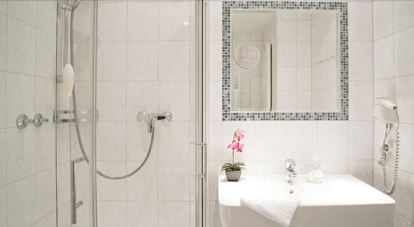Imagen de la habitación del Hotel Haus Am Park, Bad Homburg vor der H&ouml;he. Foto 14